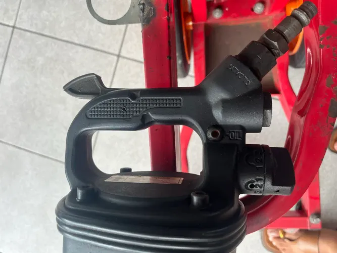 Pneumática de impacto com carrinho