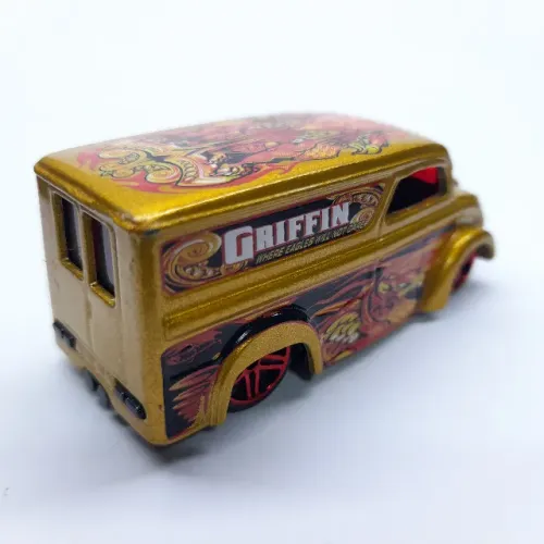 Miniatura Hot Wheels Dairy Delivery 1997 Dourada