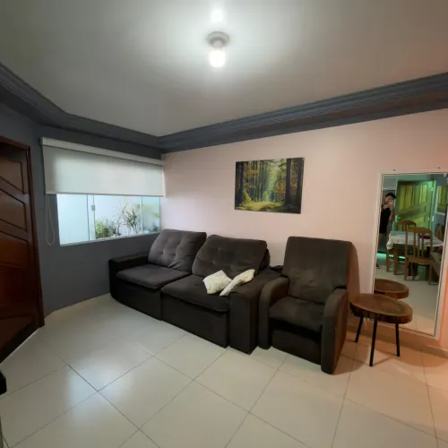 Belíssima casa toda mobiliada .