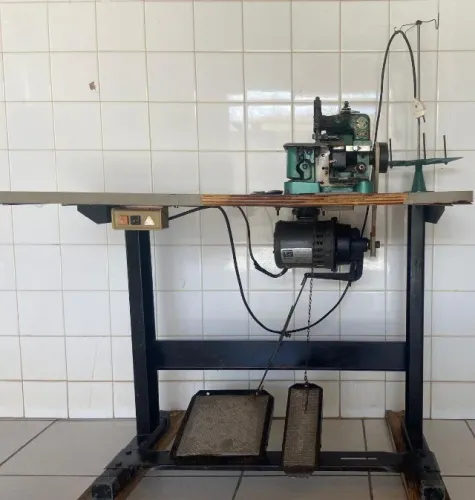 Máquina Costura Semi Industrial Overlock GN1-6 Com Mesa