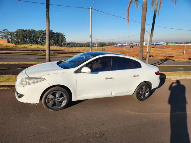 Renault Fluence Sedan Privilège 2.0 16V Flex AUT 2014
