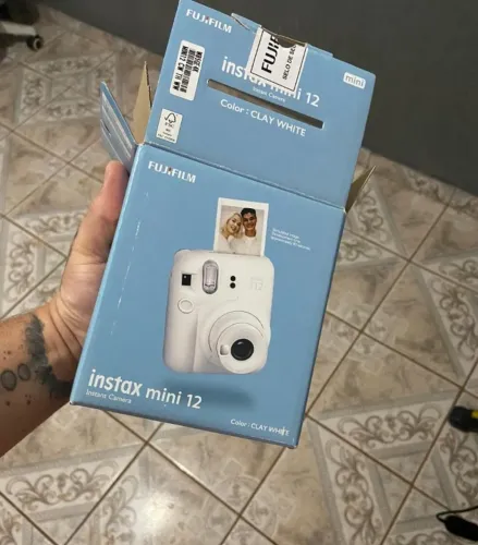 Fujifilm Instax Mini 12 - NOVA, NUNCA USADA