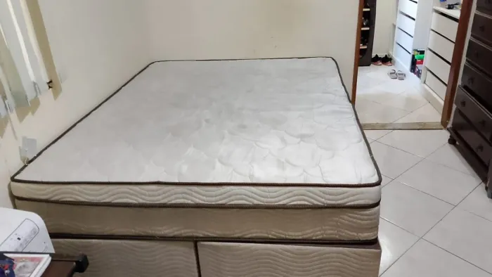 Cama Queen usada