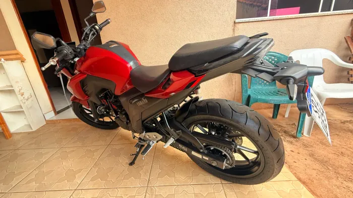 VENDO YAMAHA FZ25 FAZER 2025