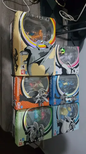 Charizard, venosauro, blastoise, mewtow, lucario, blaziken originais