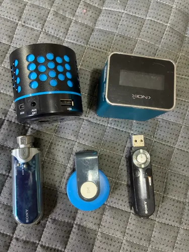 Caixas de som portateis e MP3 players Sony XION