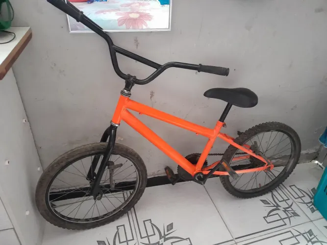 Vendo Bicicleta aro 20 R$ 180,00