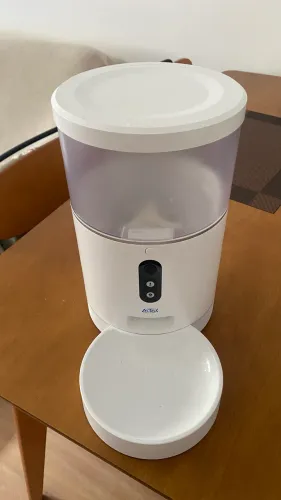 Comedouro Automático 4L pra cães e gatos com câmera e controle via app