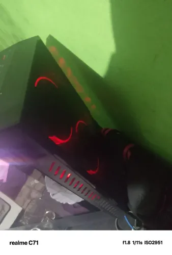Pc gamer ddr4 16ram 4placa de vídeos roda vários jogos