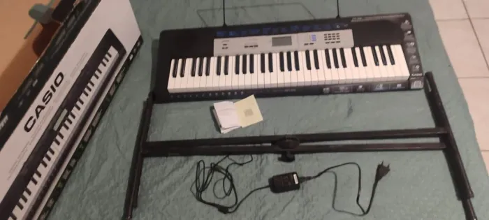 Teclado musical Casio Standard CTK-1550 61 teclas