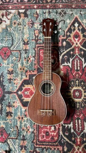 Ukulele Soprano Strinberg UK-11 Acústico