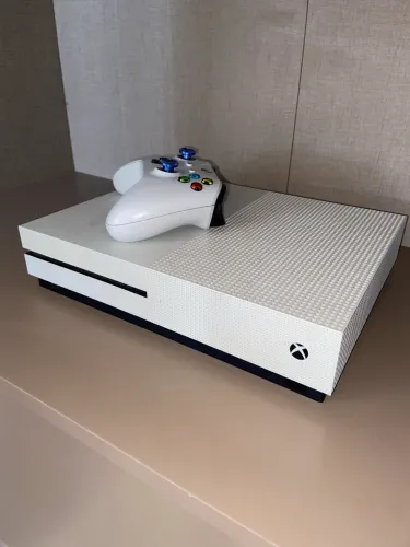 Xbox One S + 1 Controle Original