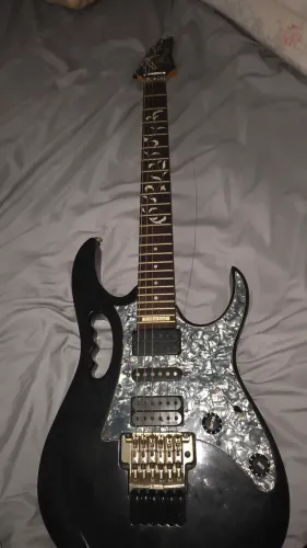 Guitarra Ibanez Jem 555 Bk (Excelente estado)- tem conversa!<br><br>Guitarra Ibanez Steve Vai Je