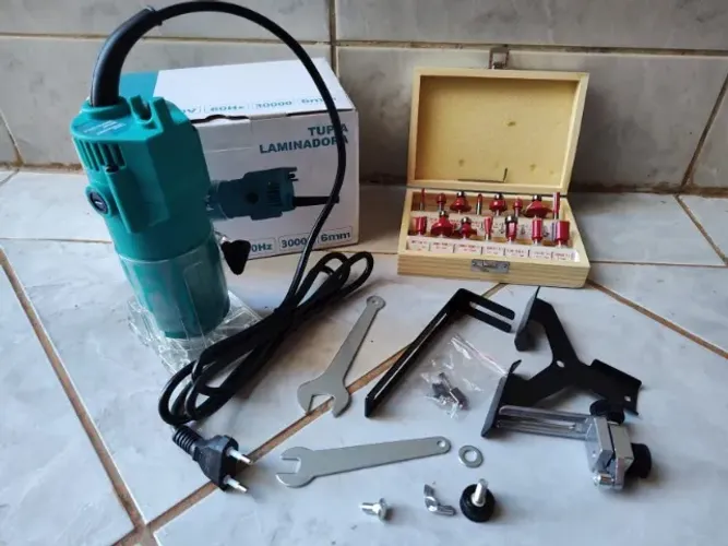 Kit Tupia Laminadora Manual + Jogo De Fresas Profissional Allmind Madeira 900W de potencia
