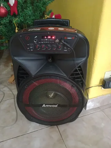 Caixa amplificada Amvox semi nova usada poucas vezes 