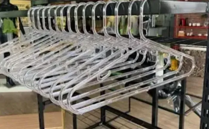cabides transparente