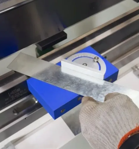 Esquadro magneticos móvel para auxiliar nas dobradeiras