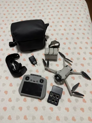 Dji mini4 pro kit fly more Plus 3 baterias 52 min