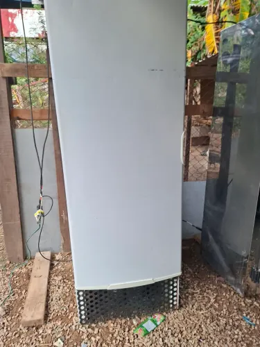 Frezer vertical
