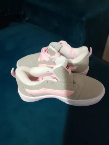 Tenis novo