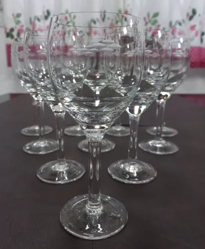Vendo 10 taças de vinho tinto lapidado