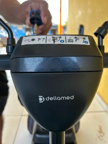 Cadeira de Rodas Elétrica Dellamed LB Light Dobrável Compacta Até 136kg