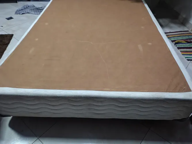 base de casal na cor branca sem Colchão 140,00