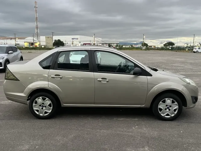 Ford Fiesta Sed. 1.6 8V Flex 4P 2013