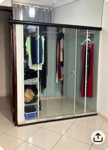 Porta de vidro de closet