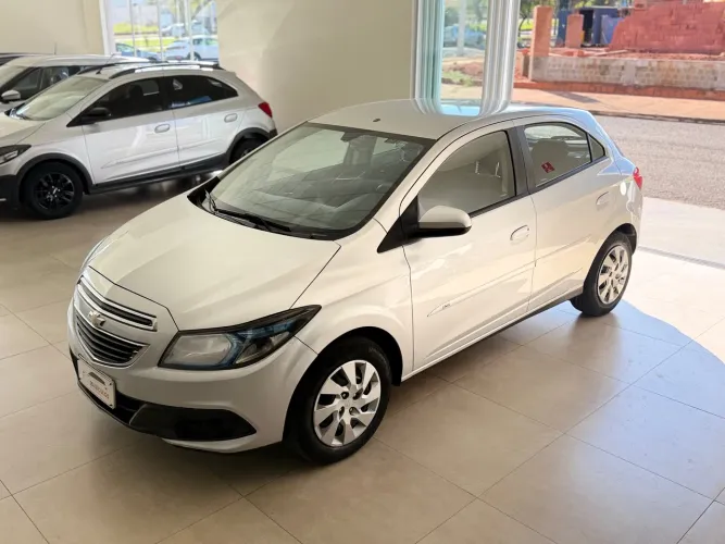 Chevrolet Onix Hatch LT 1.4 8V Flex Power Mec. 4P 2015
