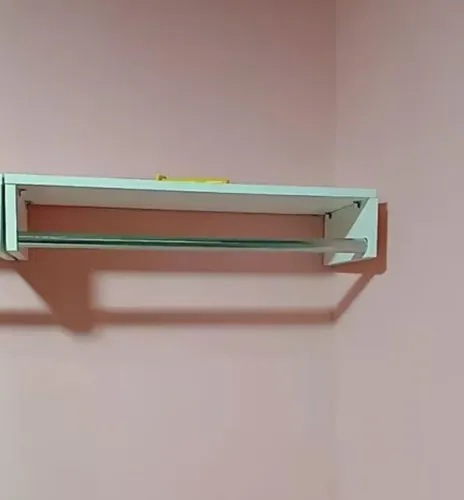 1 Arará cabideiro de parede closet 