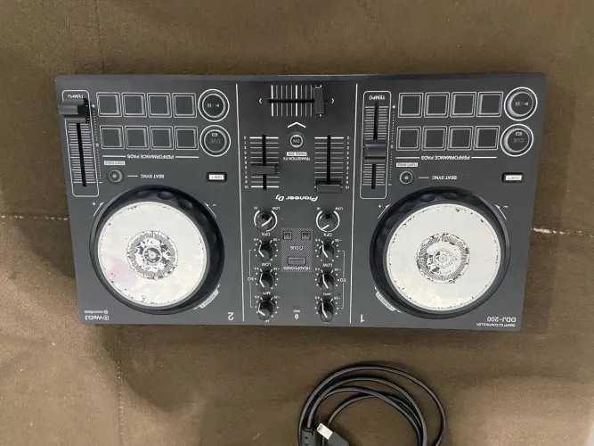 Controladora DJ DDJ-200 Pionner