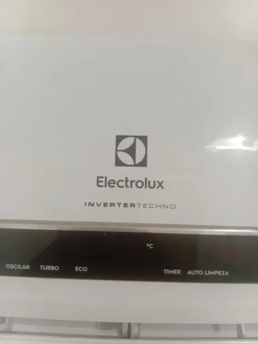 Ar-condicionado Electrolux Inverter ( Condensadora necessita reparo)