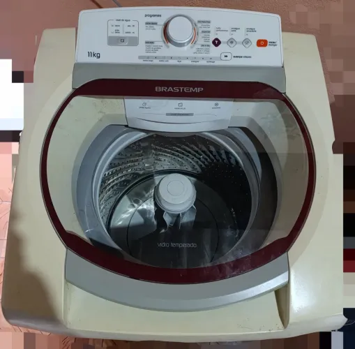 Máquina de lavar de 11kg está com vasamento de água.