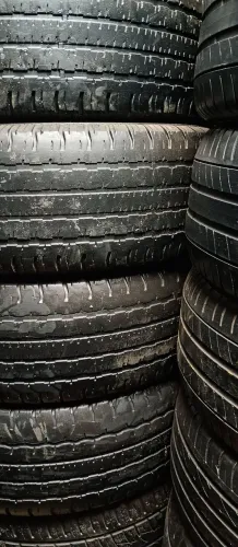 Hum jogo de péneus aro 265 75 16 Goodyear pra caminhonete