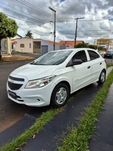 Chevrolet Onix JOY Hatch 1.0 8V Flex Mec. 4P 2018