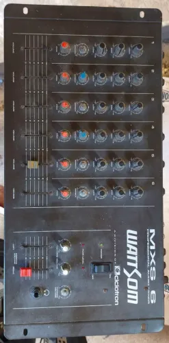 Mesa de som Wattson no estado 
