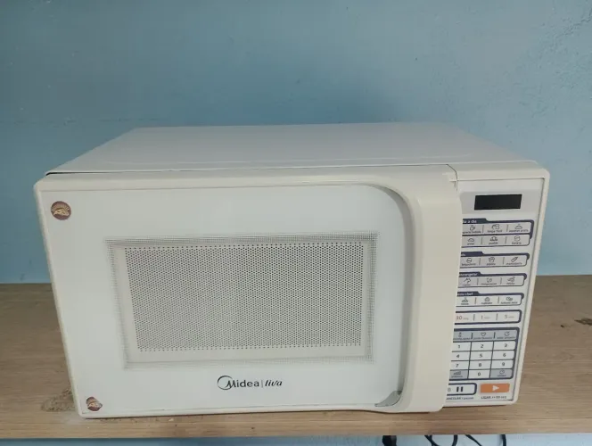 Microondas Midea 20 litros