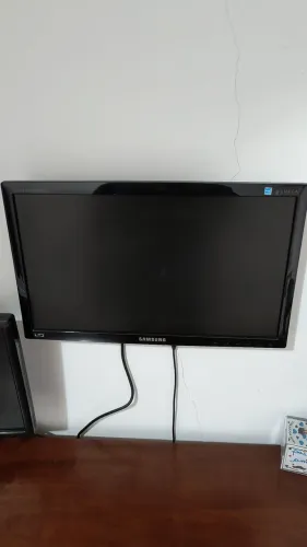 Monitor Led 15 polegadas 