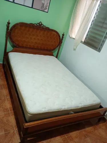 Cama madeira + colchão