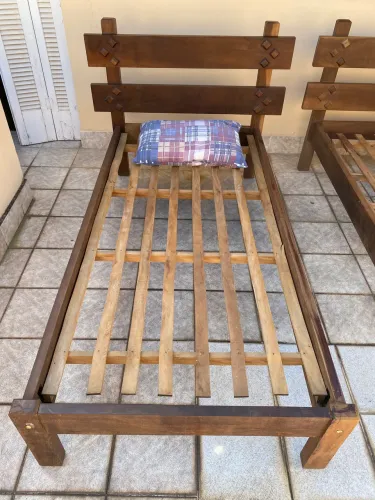 Cama de Solteiro madeira maciça de lei