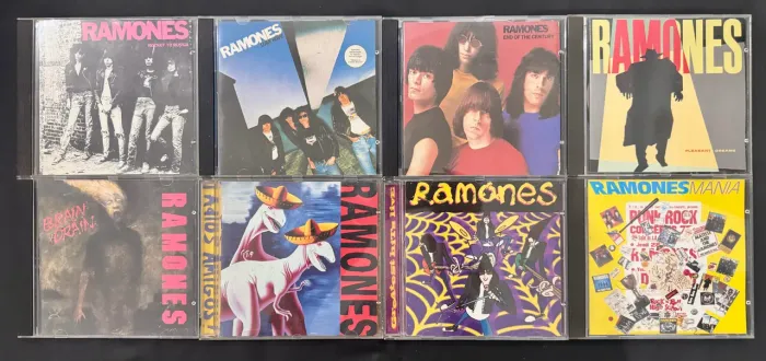 Lote 8 CDs originais punk rock RAMONES colecionador