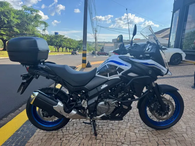 VSTRON 650XT ABS 2021