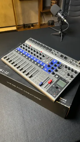 MESA DIGITAL E GRAVADOR ZOOM L-12