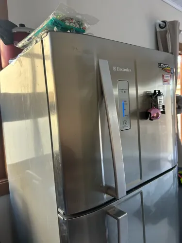 Geladeira Electrolux 310 litros 