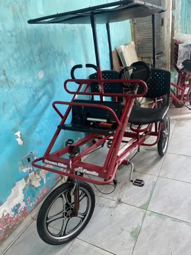 Bike com dois lugares.