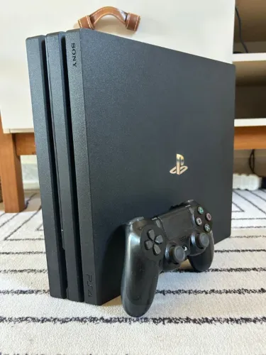 Ps4 Pro com 7 Jogos ( PlayStation 4 pro)