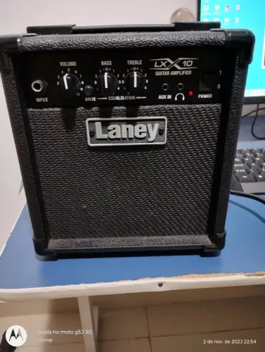 Caixa amplificada Laney