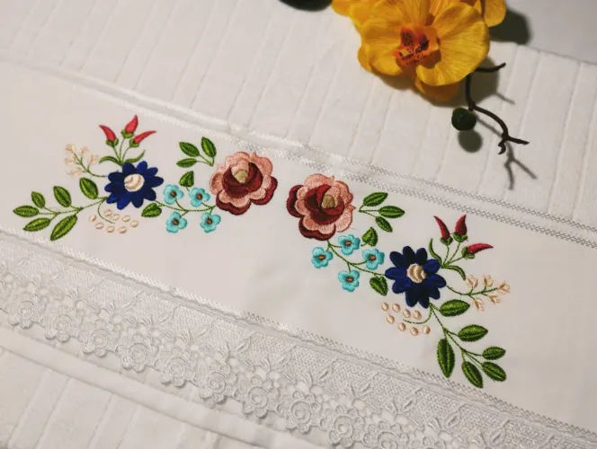 Toalhas bordadas e personalizadas de banho para adulto.