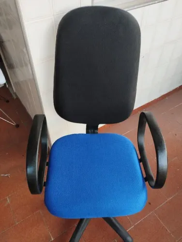 Cadeira de Escritório Azul e Preto